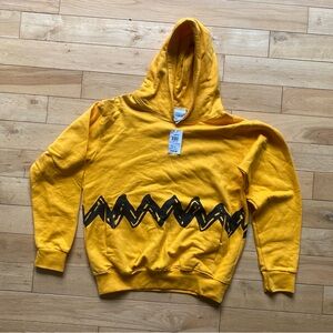 Peanuts Charlie Brown hoodie NWT